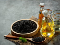 چه کسانی نباید سیاه دانه مصرف کنند؟